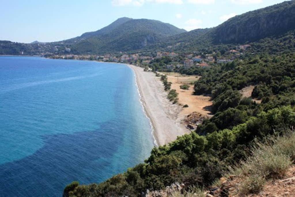 Apartment With Private Pool For Rent In Tzanata Kefalonia Dhimisianata Exterior photo