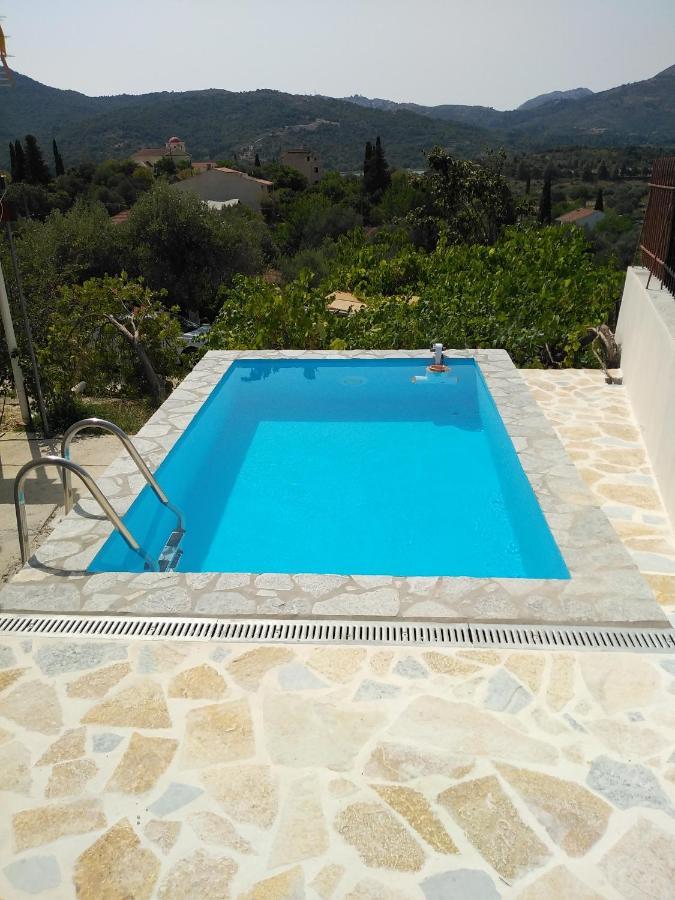 Apartment With Private Pool For Rent In Tzanata Kefalonia Dhimisianata Exterior photo
